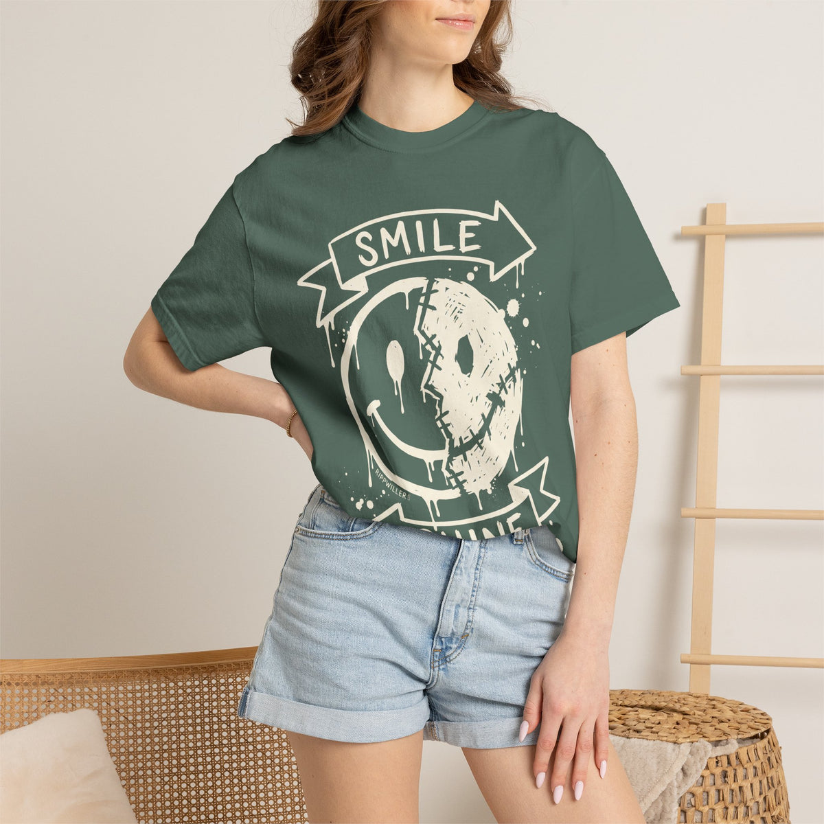 Rippwiller Smile Shine Night Tee